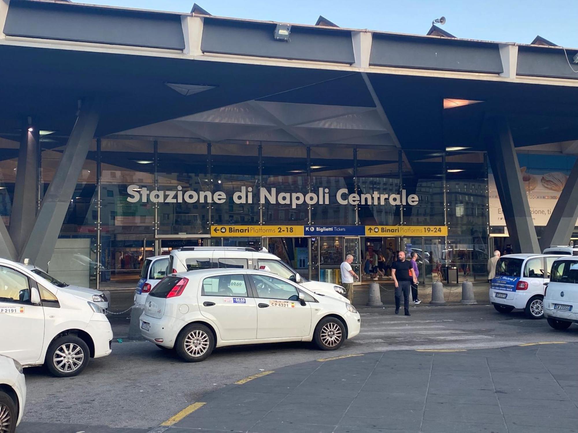 Napoli Central Suites Exterior foto